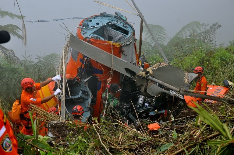 Accidente de helicóptero en Indonesia. Pulzo.com Accidente de helicóptero en Indonesia. Pulzo.com