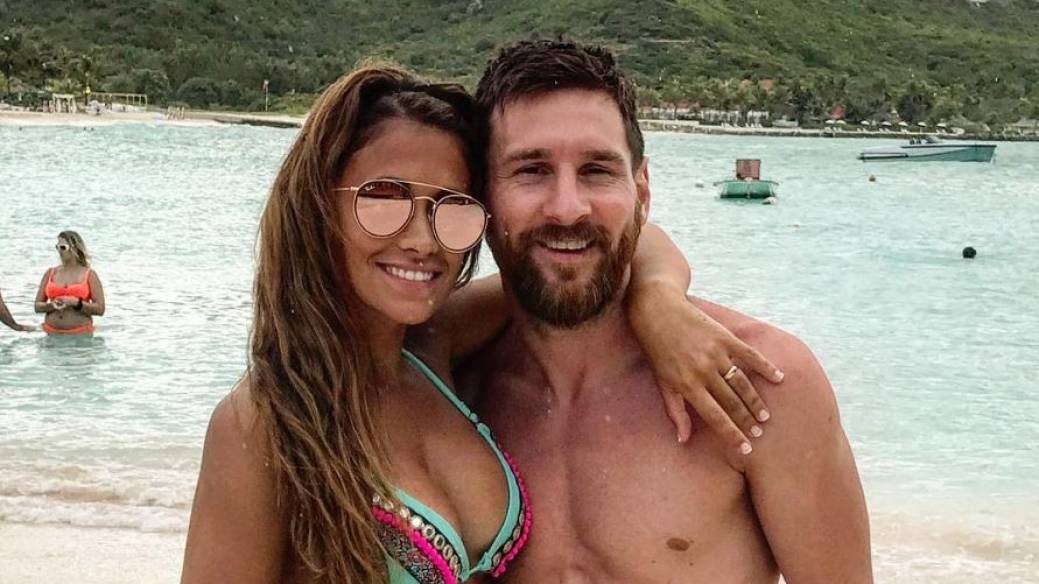 Lionel Messi, futbolista del Barcelona, y su esposa Antonella Roccuzzo.