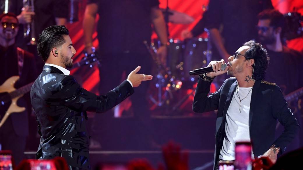 Maluma y Marc Anthony, cantantes.