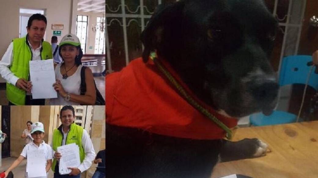 'Negro' firmando la tutela con su huella