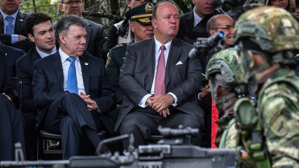 Presidente Juan Manuel Santos y el ministro de Defensa Luis Carlos Villegas