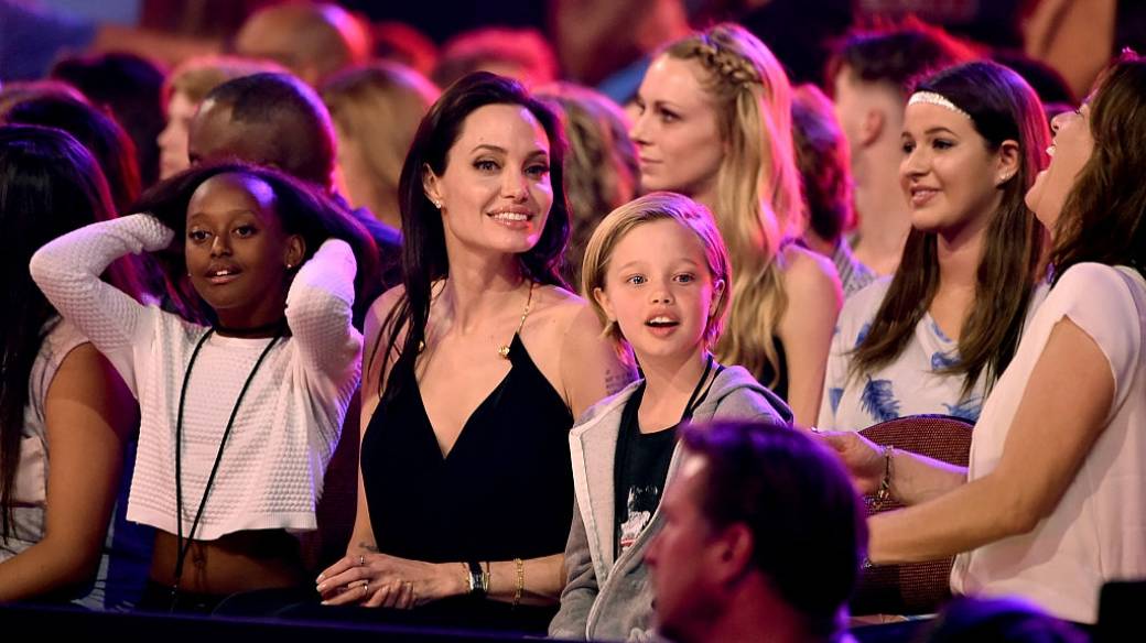 Angelina Jolie junto a su hija Shiloh