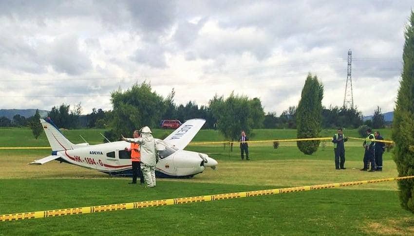Avión que aterrizó en campode golf