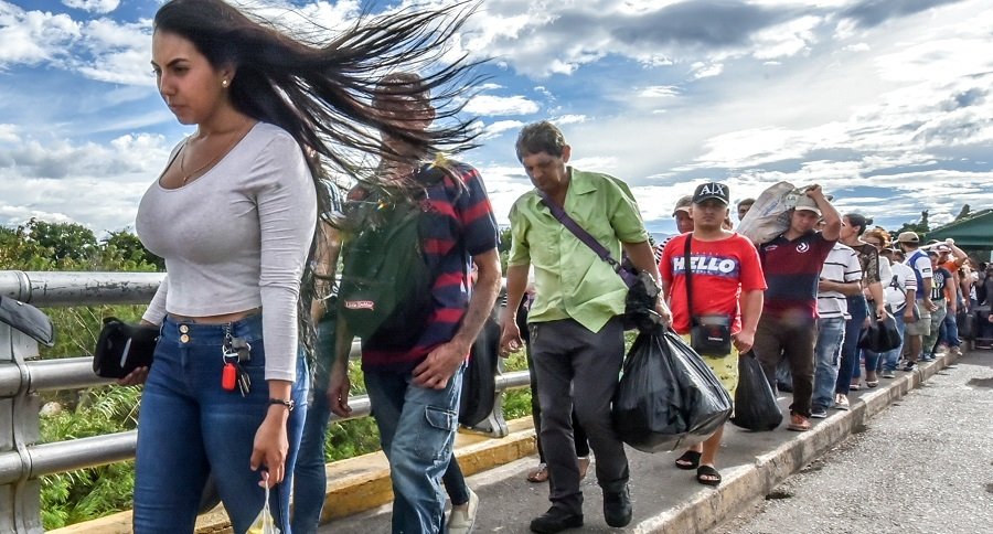Venezolanos ingresando a Colombia