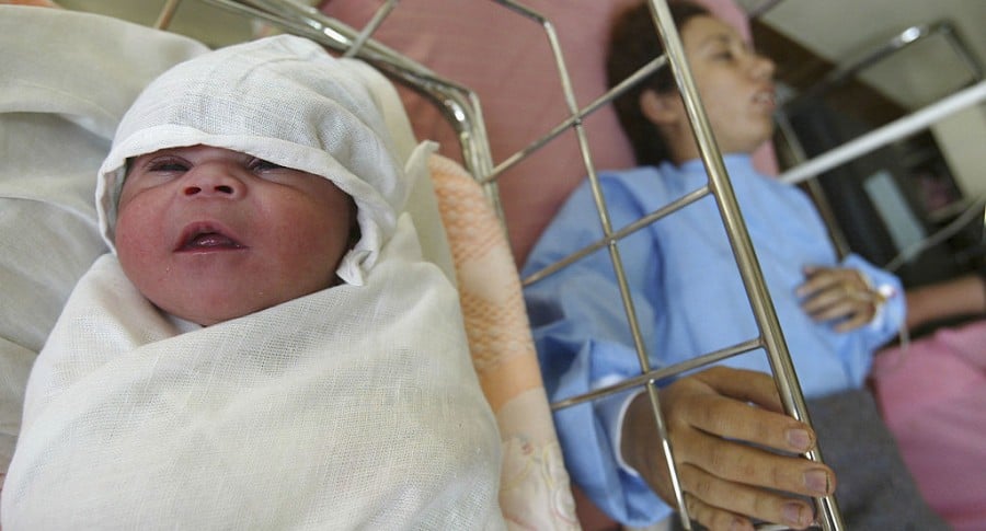 Madre y su bebé. Pulzo.
