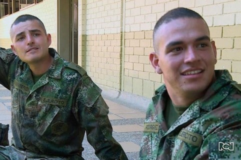 Juan Sebastián Quintero, actor, y Jonathan Rodríguez, modelo.
