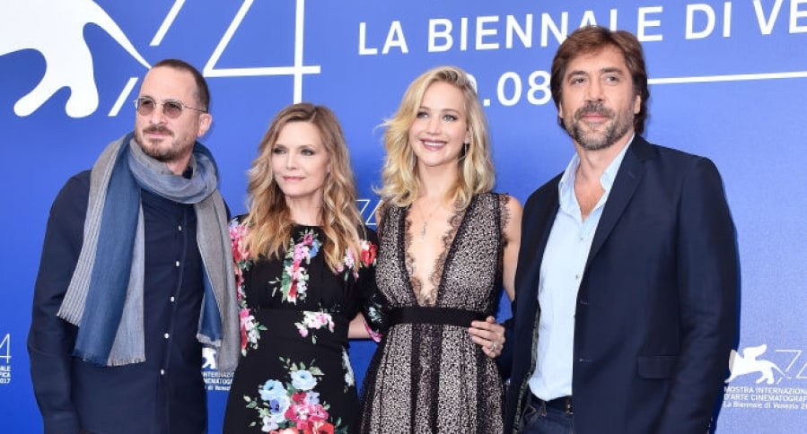 Darren Aronofsky , Michelle Pfeiffer, Jennifer Lawrence y Javier Bardem