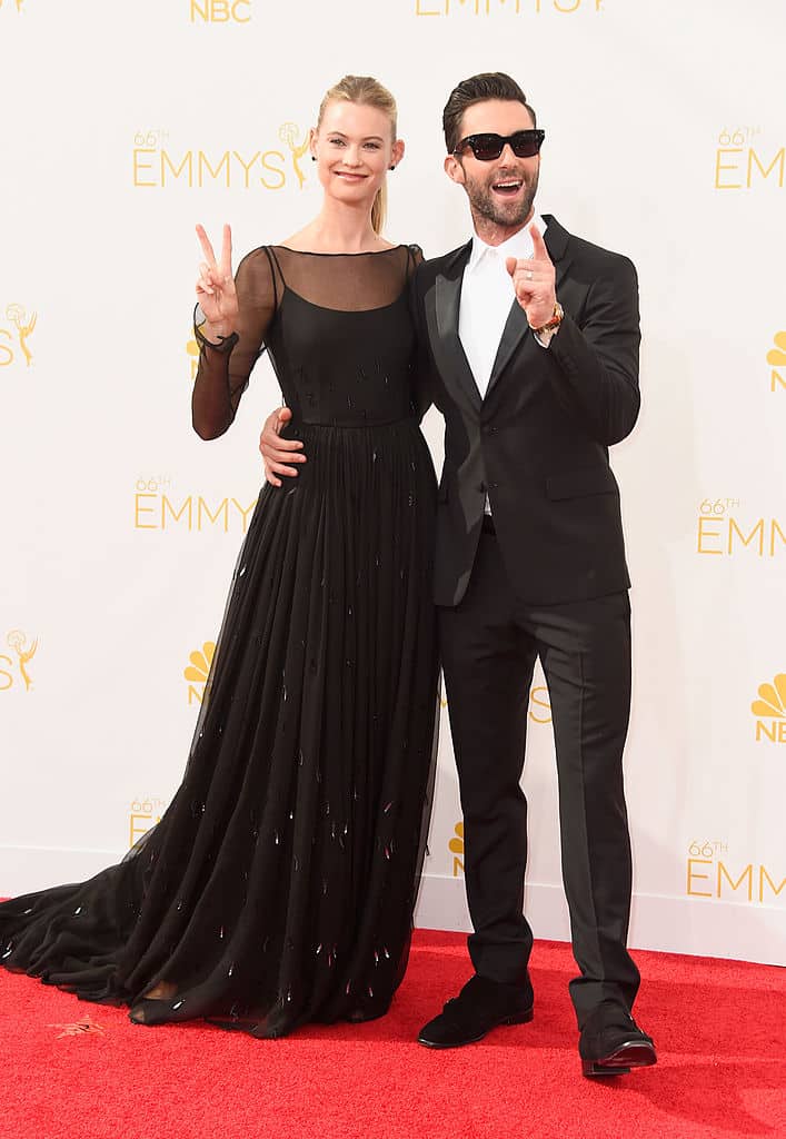 Behati Prinsloo y Adam Levine