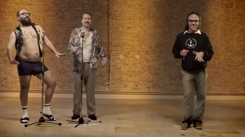 Promoción de temporada 3 de Narcos con insultos colombianos