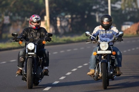 Motos