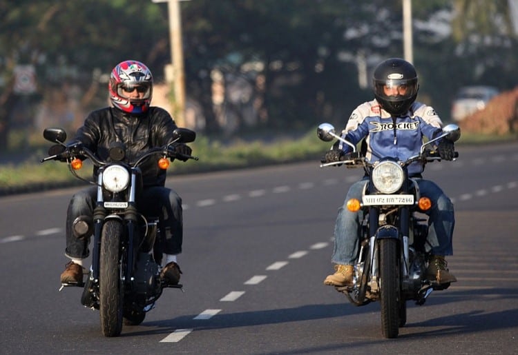 Motos