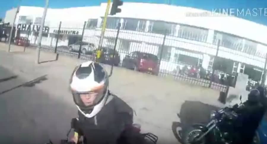 Motociclista que golpeó a otro en Bogotá. Pulzo.
