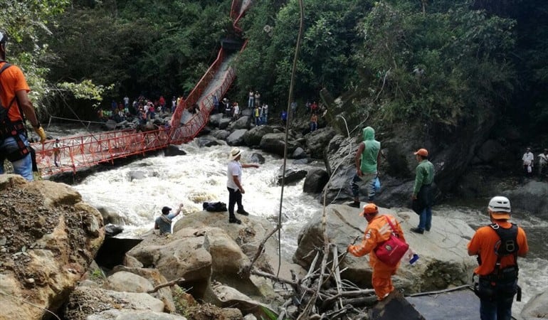 Colapso de puente en Inzá