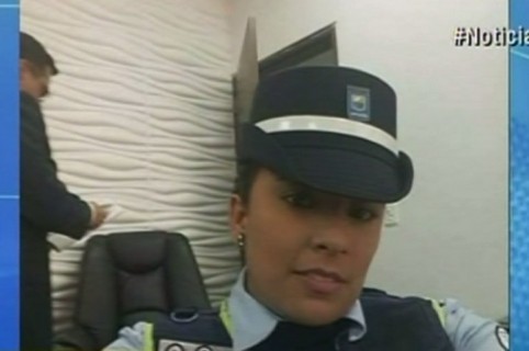 Agente de tránsito Lizeth Muñoz. Pulzo.
