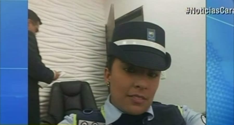 Agente de tránsito Lizeth Muñoz. Pulzo.