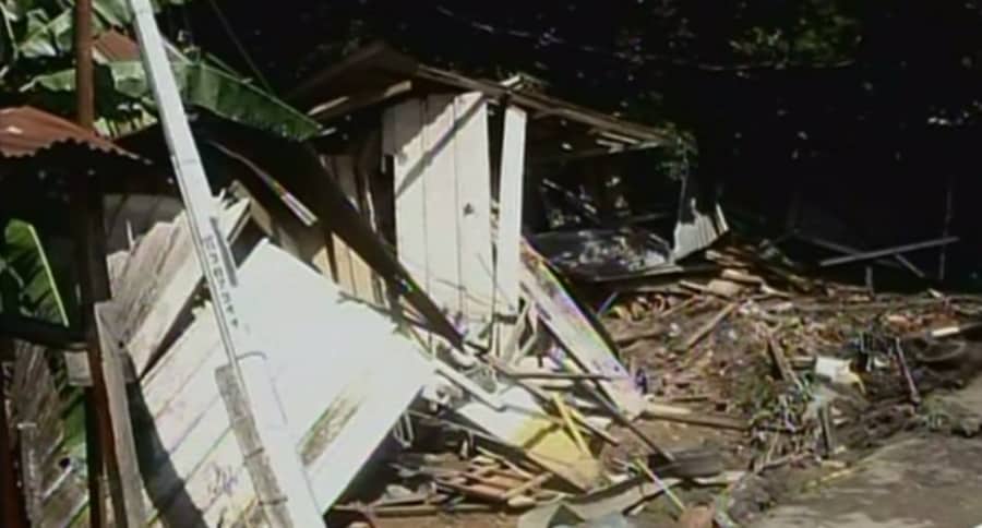 Casa destruida tras choque de tractomula en Cimitarra, Santander. Pulzo.