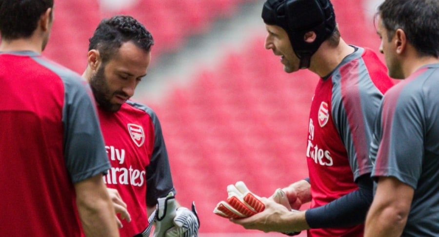David Ospina y Peter Cech