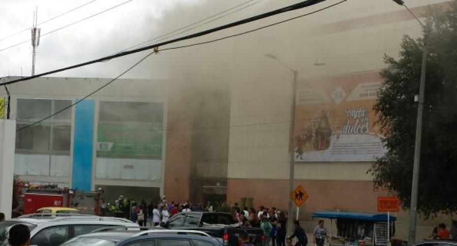Explosión en centro comercial Cedritos