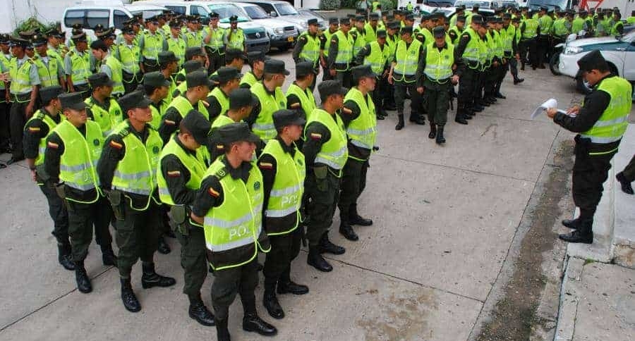 Policías