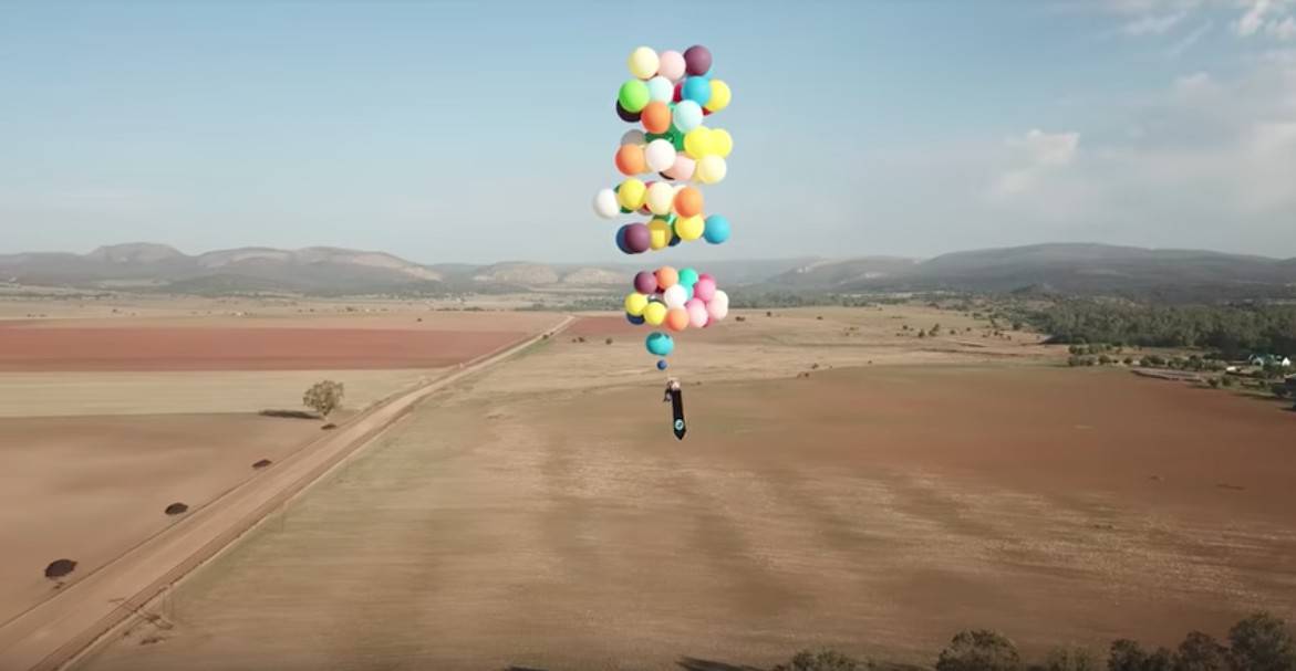 Británico que voló con globos de helio en Sudáfrica. Pulzo.