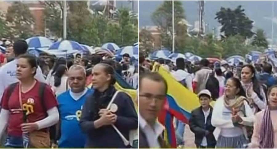 Cierres por marcha de cristianos Iglesia Pentecostal Unida de Colombia en Bogotá