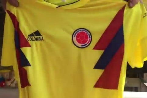 Camiseta chiviada de la Selección Colombia