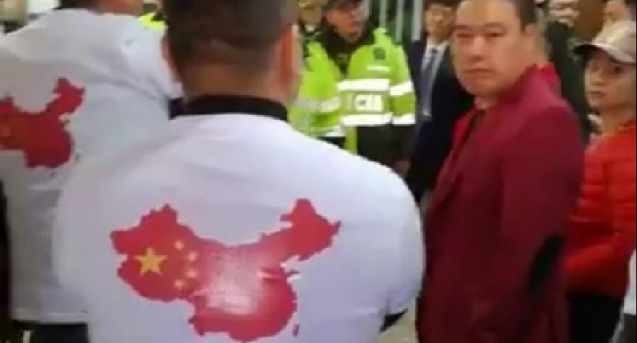 Confusas protestas en embajada de China