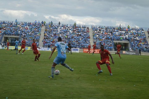 Jaguares vs. Águilas