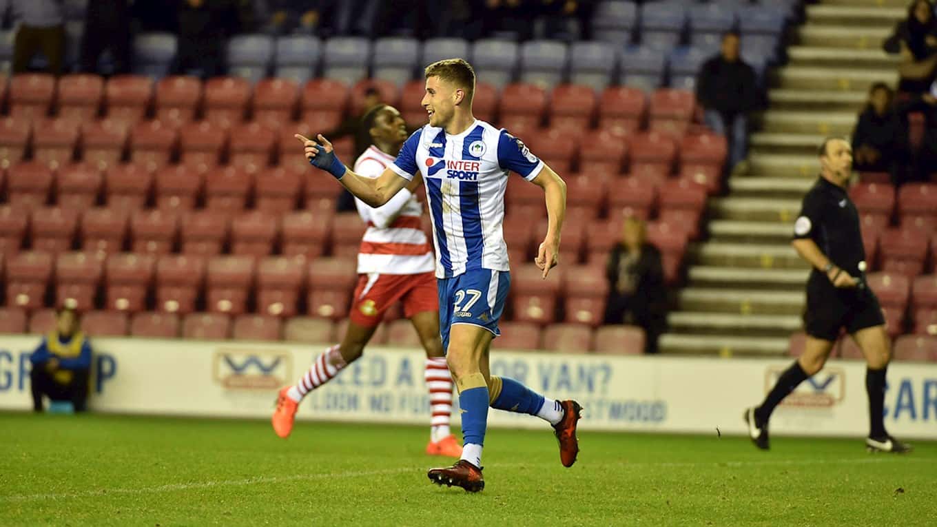 Futbolista Ryan Colclough. Pulzo.