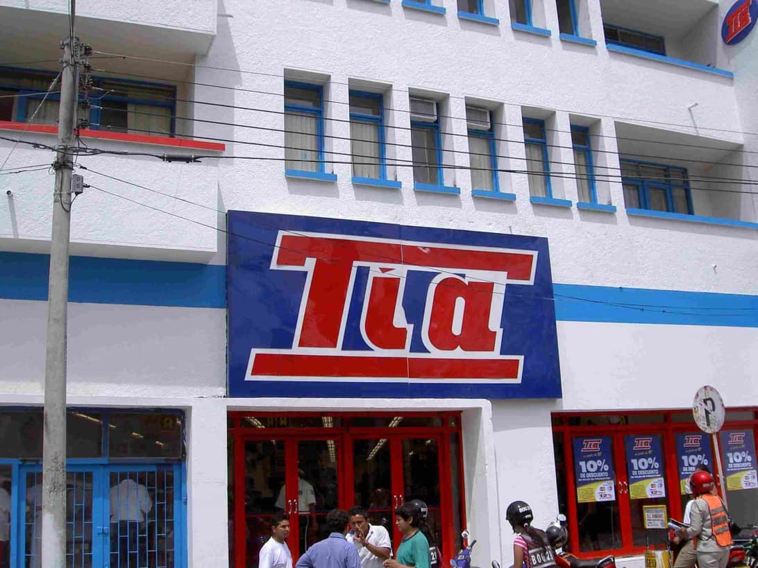Tía