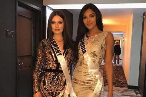 Miss Alemania y Miss Colombia en Las Vegas.
