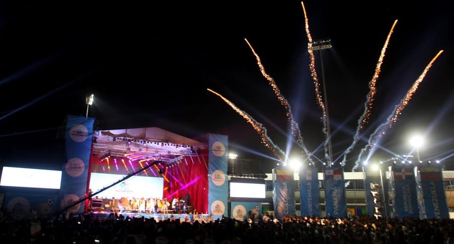 Santa Marta despide los Juegos Bolivarianos con una fiesta llena de color