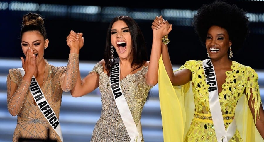 Demi-Leigh Nel-Peters (Sudáfrica); Laura González (Colombia), y Davina Bennett (Jamaica), nuevas reina, virreina y primera princesa de Miss Universo, respectivamente.