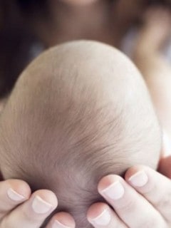 Madre y su bebé. Pulzo.