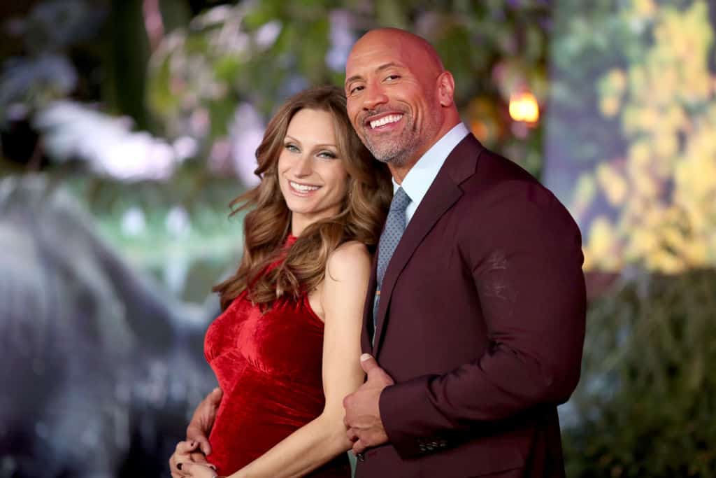 Lauren Hashian y Dwayne Johnson