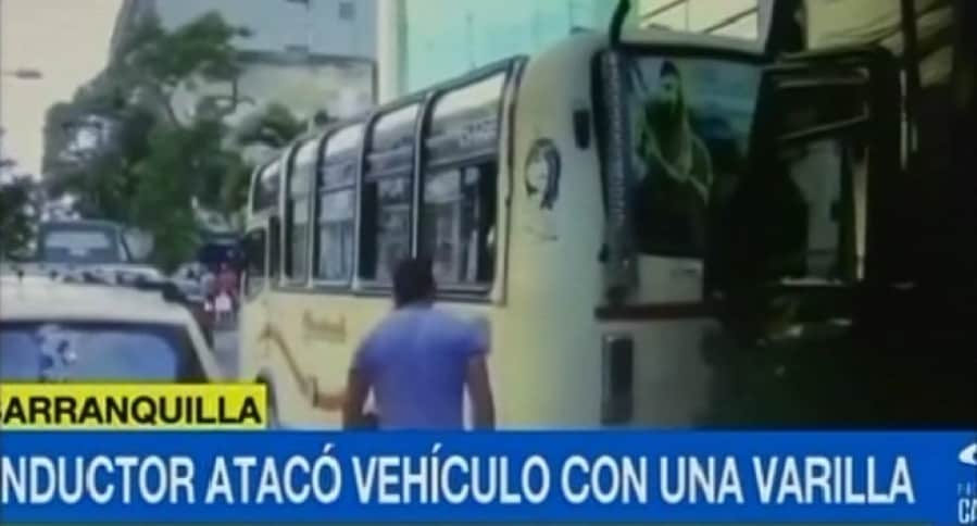 Conductor que cogió a varillazos un bus, en Barranquilla.
