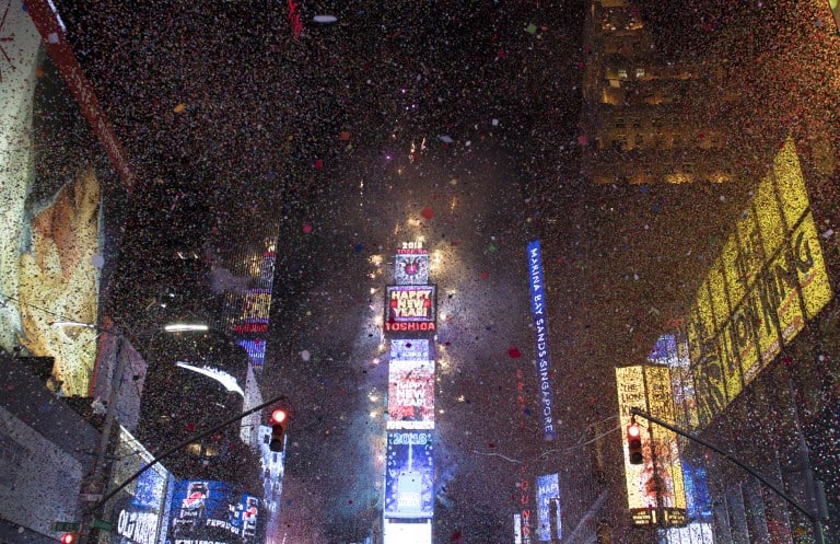 Descenso de bola en Times Square, Nueva York, por el Año Nuevo. Pulzo.