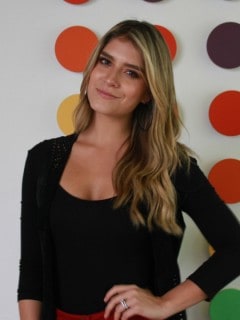 Laura Tobon, presentadora.