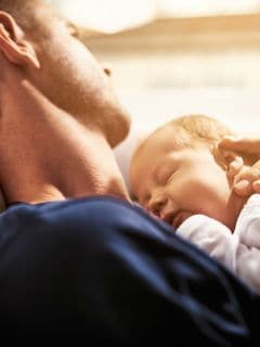 Padre y su bebé. Pulzo.