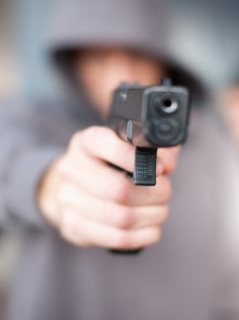 Hombre con pistola