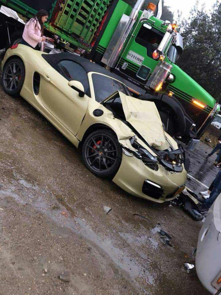 Accidente de carros de lujosos en vía Bogotá-Tunja