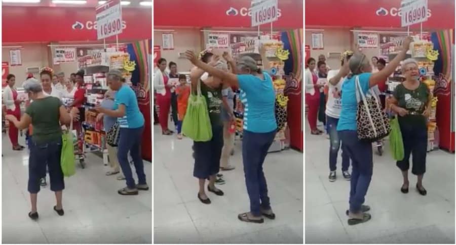 Abuelas bailan en supermercado de Colombia.