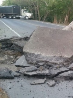 Explosión en vía La Mata - San Roque.