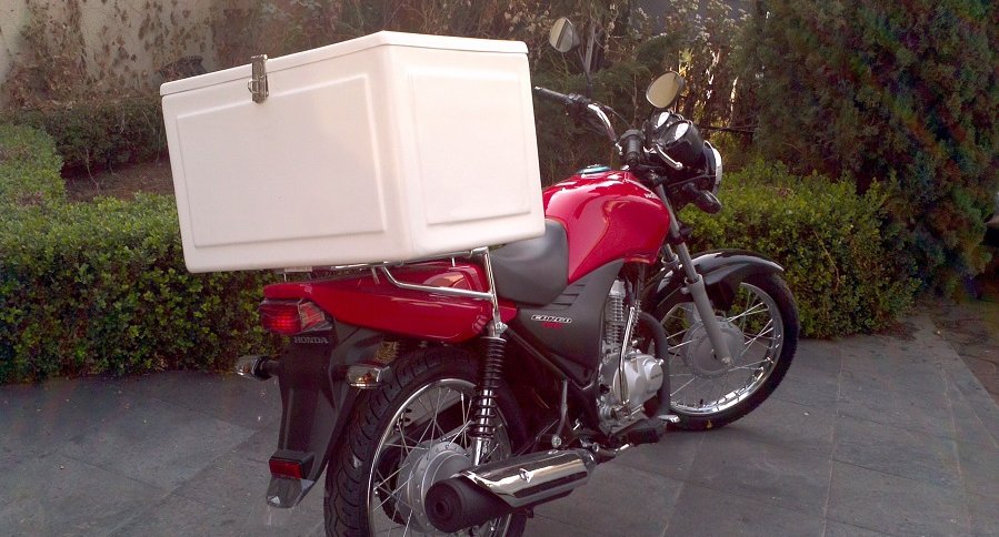 Moto con cajón para domicilio