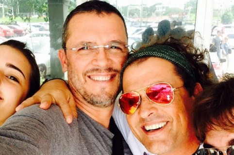 Guillermo Vives, presentador y empresario, con su hermano Carlos Vives, cantante.