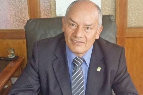 Rector Hernando Salinas