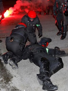 Policía muerto en Bilbao, España.