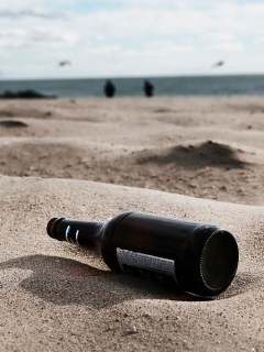 Botella en playa