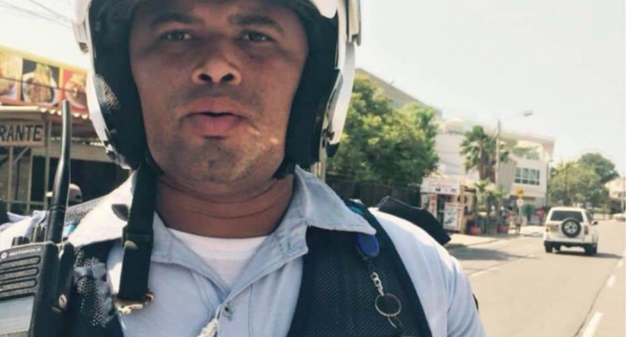 Agente de tránsito pidió dinero a cambio de devolver carro inmovilizado.