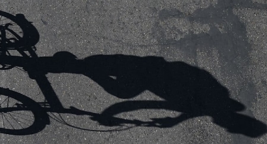 Sombra de ciclista